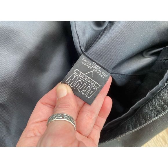 Carina New York Women’s Black Collared Button Long Leather Coat Size Medium - Picture 10 of 16